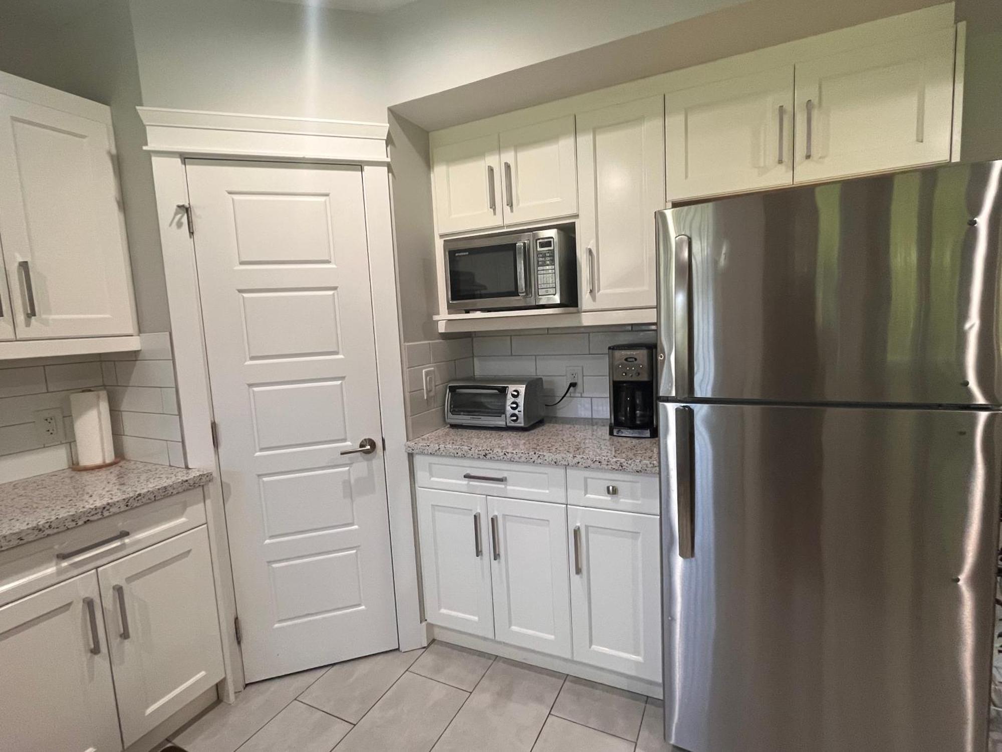 2 Bedroom Suite With Full Kitchen Ревелсток Екстер'єр фото